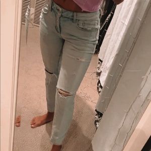 Light wash ripped mom jean